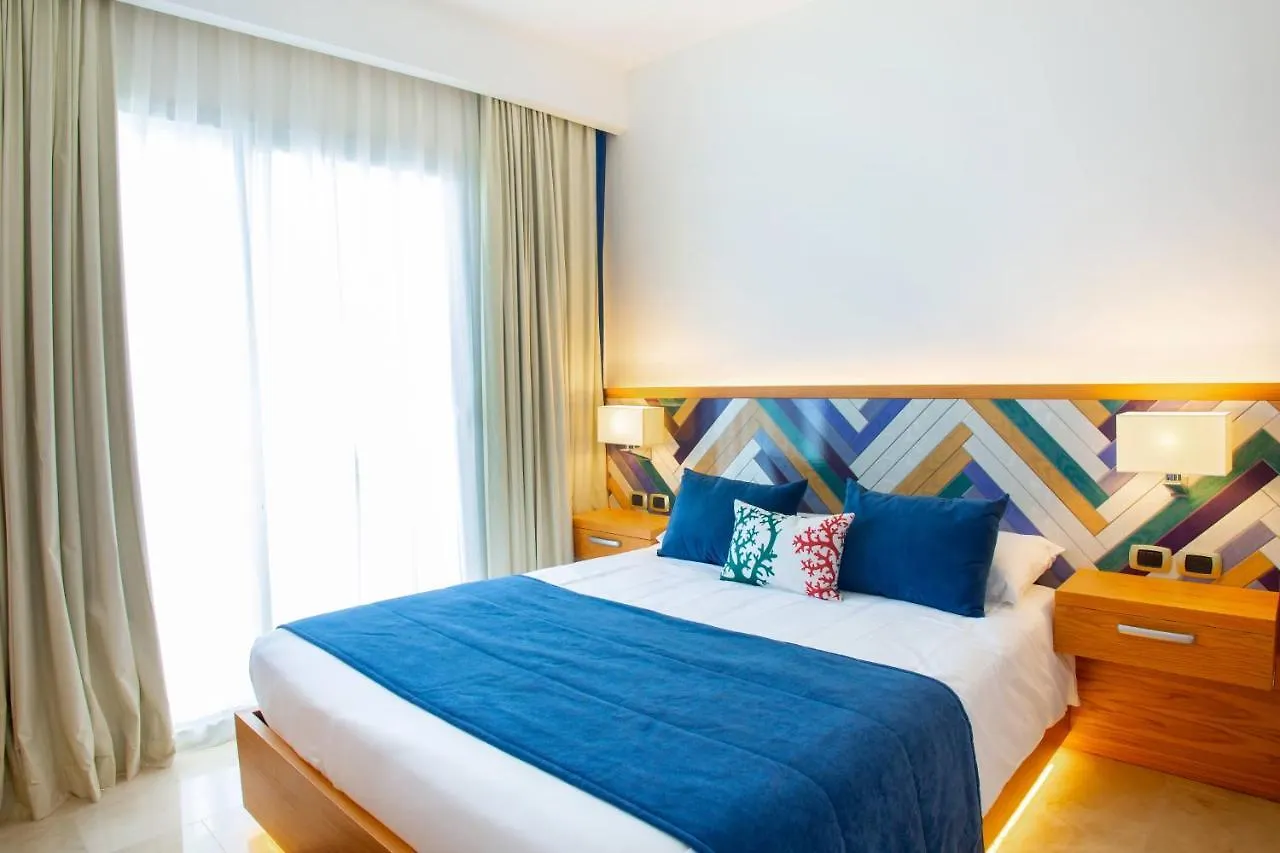Cana Rock Condos Infinity Pool & Beach Club Punta Cana Dominikanische Republik